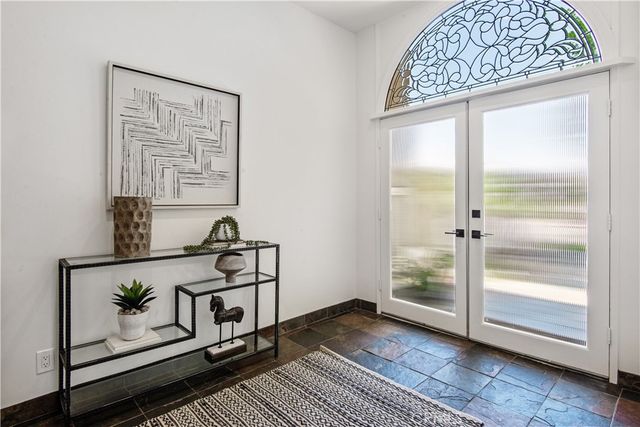 905 N Hillside, Long Beach, CA 90815