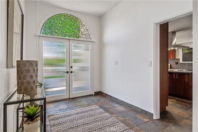 905 N Hillside, Long Beach, CA 90815