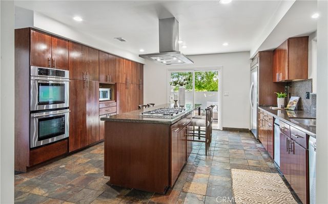 905 N Hillside, Long Beach, CA 90815