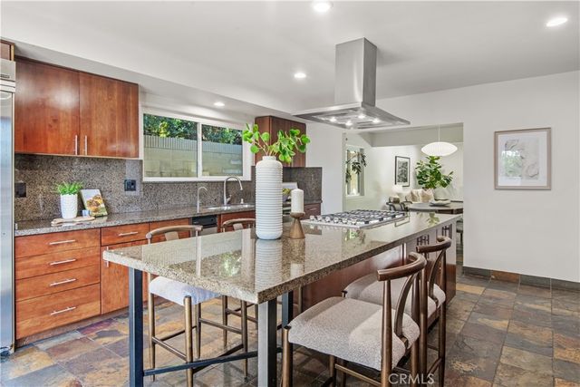 905 N Hillside, Long Beach, CA 90815