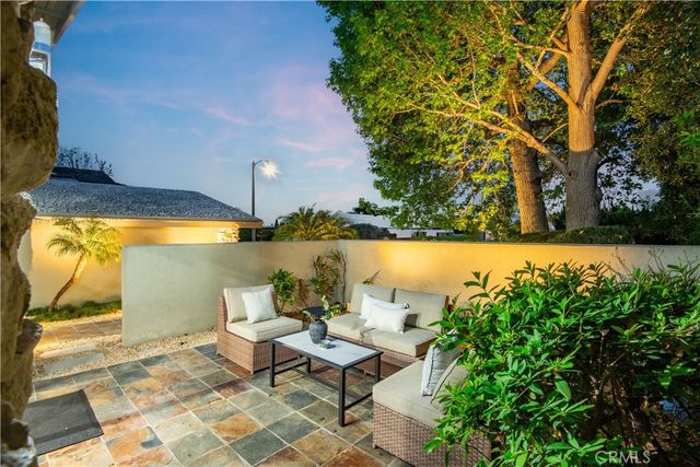 905 N Hillside, Long Beach, CA 90815