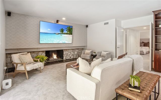 905 N Hillside, Long Beach, CA 90815