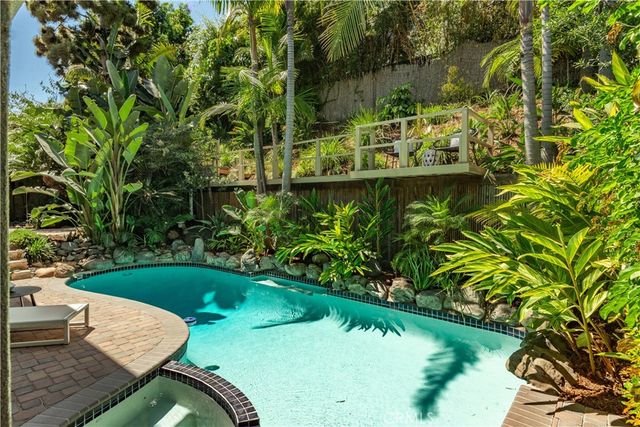 905 N Hillside, Long Beach, CA 90815