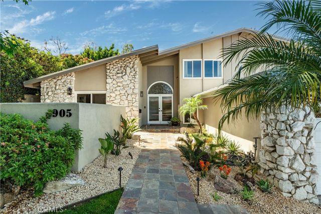 905 N Hillside, Long Beach, CA 90815