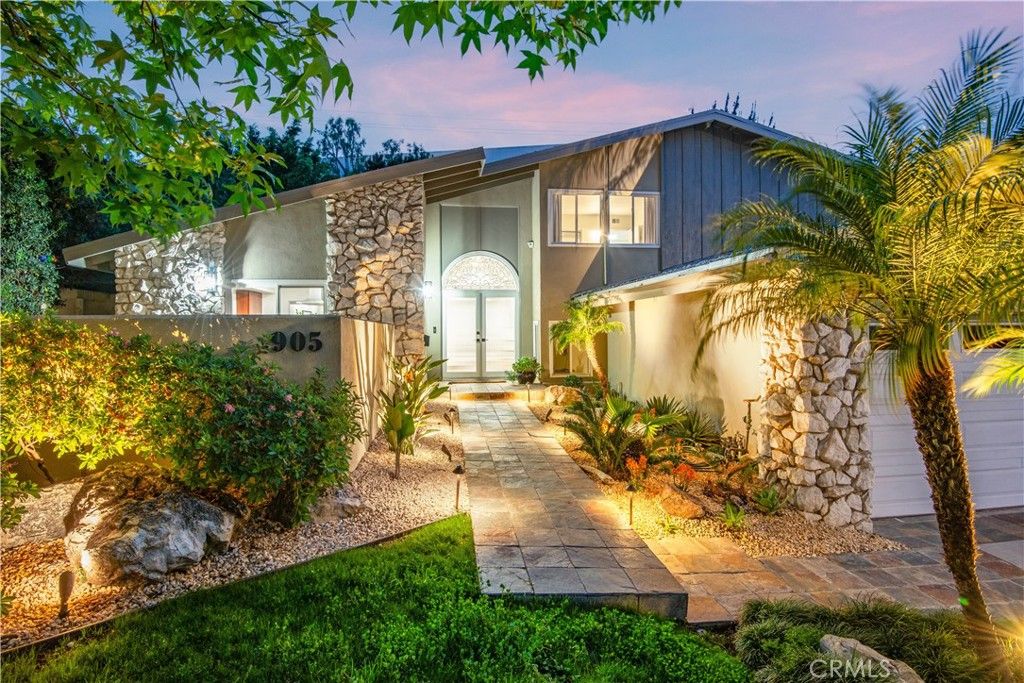 905 N Hillside, Long Beach, CA 90815