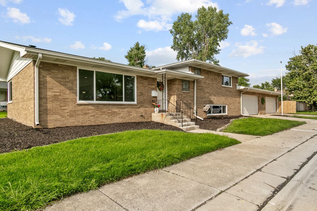 1554 Idlewild Lane, Homewood, IL 60430
