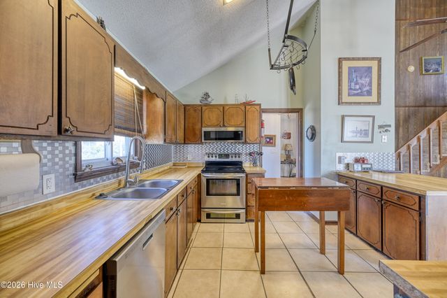 1826 S Shore Drive, Holly Ridge, NC 28445