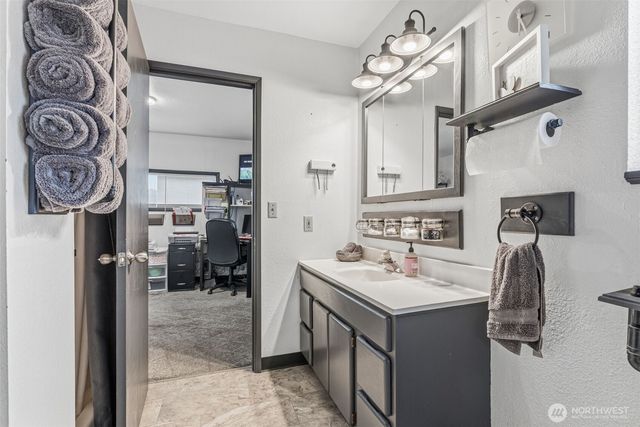 441 4th Avenue SW, Castle Rock, WA 98611