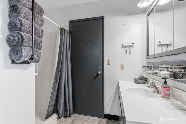 441 4th Avenue SW, Castle Rock, WA 98611