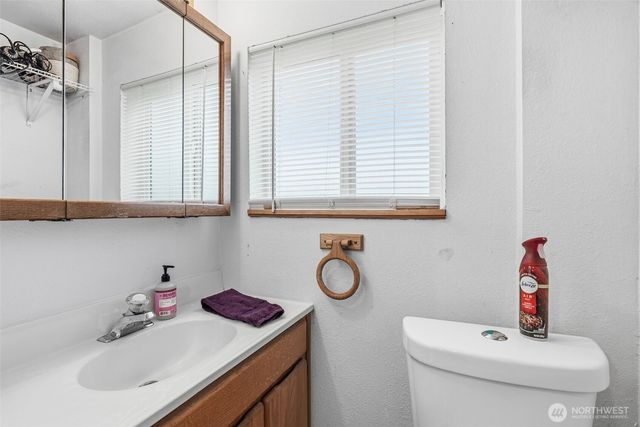 441 4th Avenue SW, Castle Rock, WA 98611