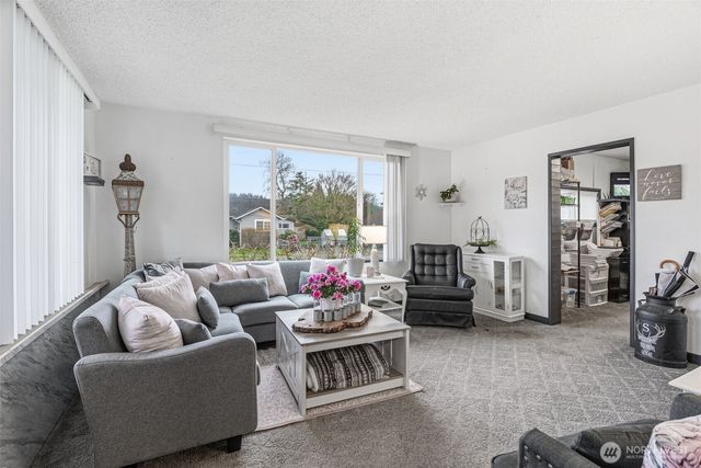 441 4th Avenue SW, Castle Rock, WA 98611