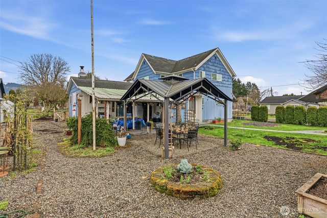 441 4th Avenue SW, Castle Rock, WA 98611