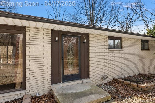 22706 Elmgrove Street, Farmington Hills, MI 48336