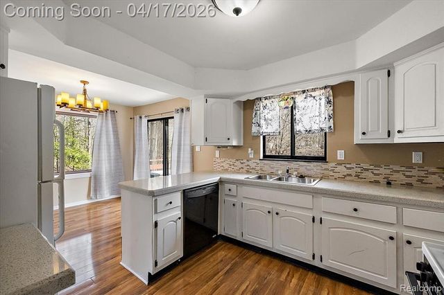 22706 Elmgrove Street, Farmington Hills, MI 48336