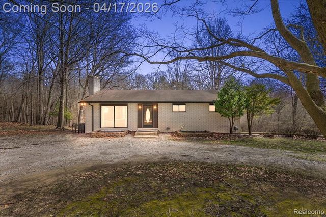 22706 Elmgrove Street, Farmington Hills, MI 48336