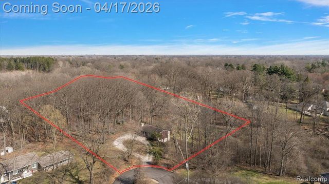 22706 Elmgrove Street, Farmington Hills, MI 48336