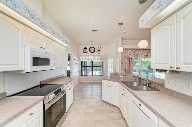 6822 67TH STREET CIRCLE E, Palmetto, FL 34221