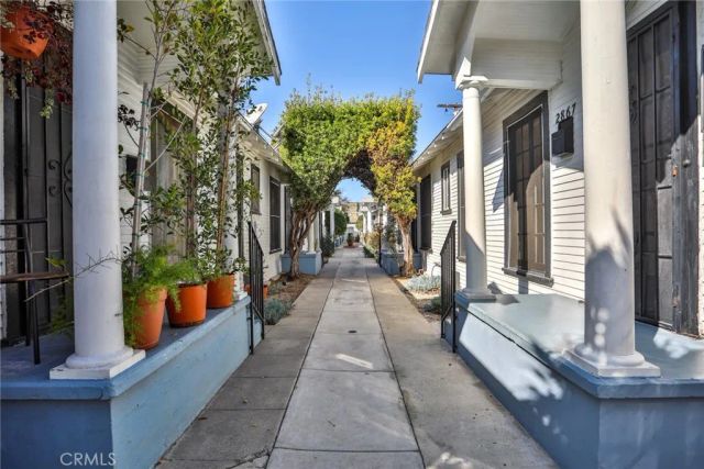 2867 Edgehill Drive, Los Angeles, CA 90018