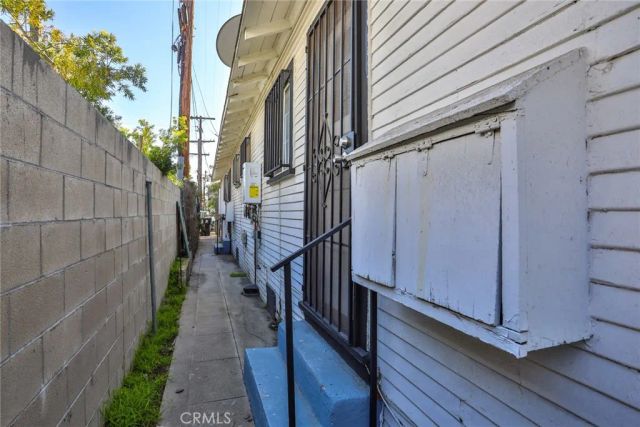 2867 Edgehill Drive, Los Angeles, CA 90018