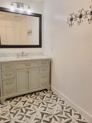 550 PENT STREET, Tarpon Springs, FL 34689