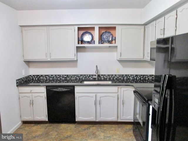 165 VALLEY GREENE, Wyomissing, PA 19610