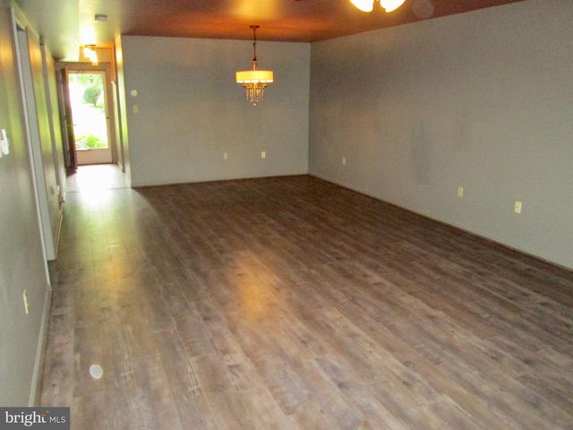 165 VALLEY GREENE, Wyomissing, PA 19610