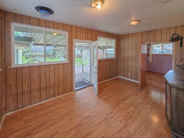 512 Pine Street, Rogue River, OR 97537