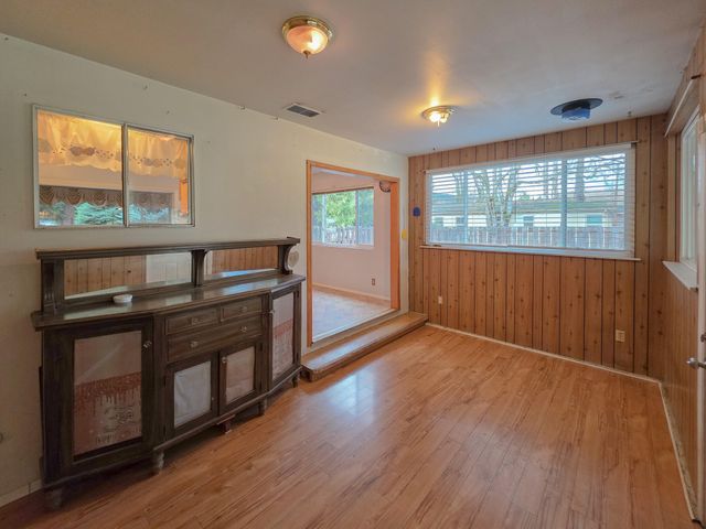 512 Pine Street, Rogue River, OR 97537