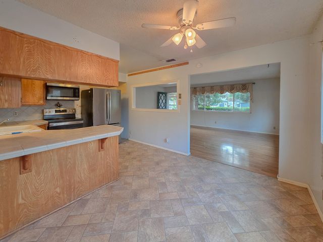 512 Pine Street, Rogue River, OR 97537