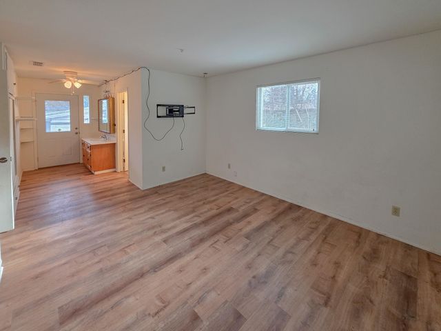 512 Pine Street, Rogue River, OR 97537