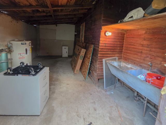 512 Pine Street, Rogue River, OR 97537