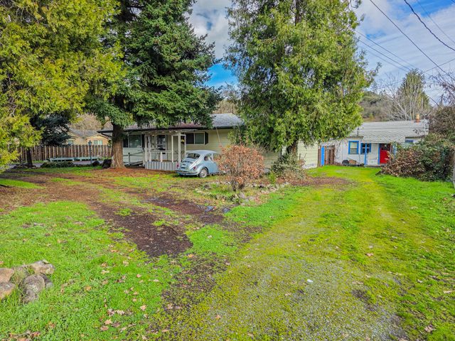512 Pine Street, Rogue River, OR 97537