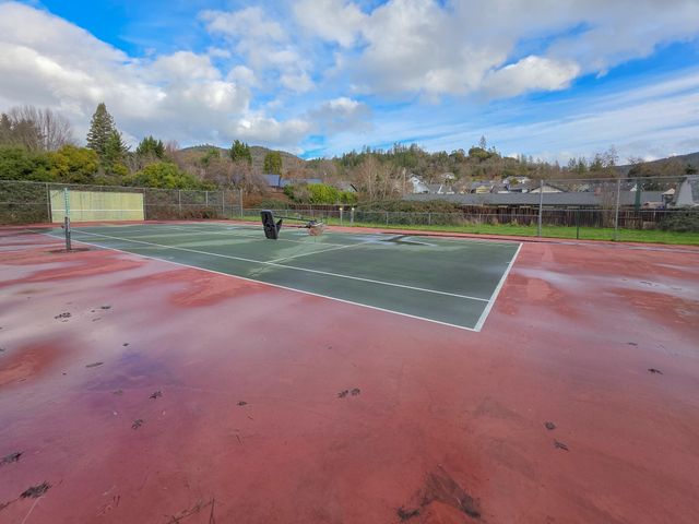 512 Pine Street, Rogue River, OR 97537