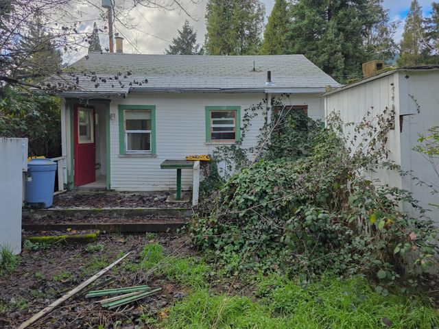 512 Pine Street, Rogue River, OR 97537