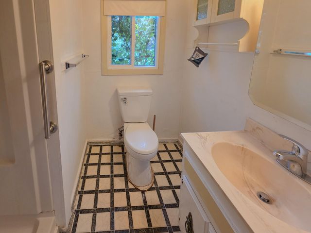 512 Pine Street, Rogue River, OR 97537