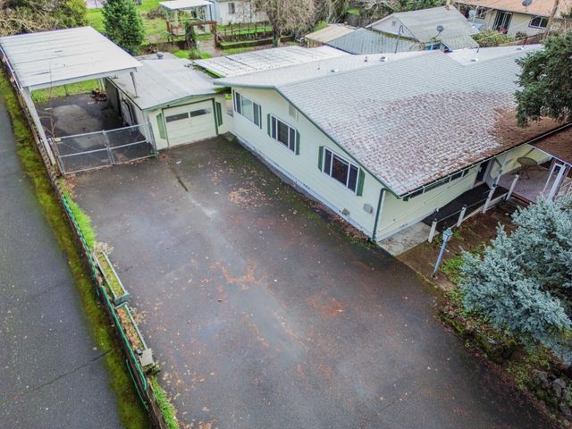 512 Pine Street, Rogue River, OR 97537