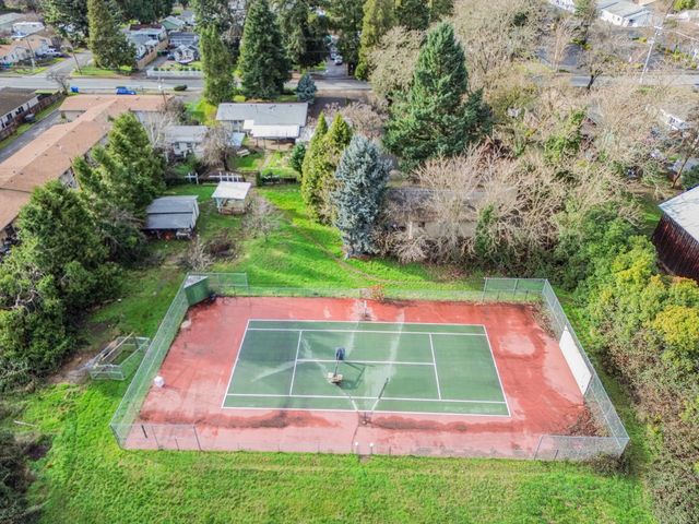 512 Pine Street, Rogue River, OR 97537