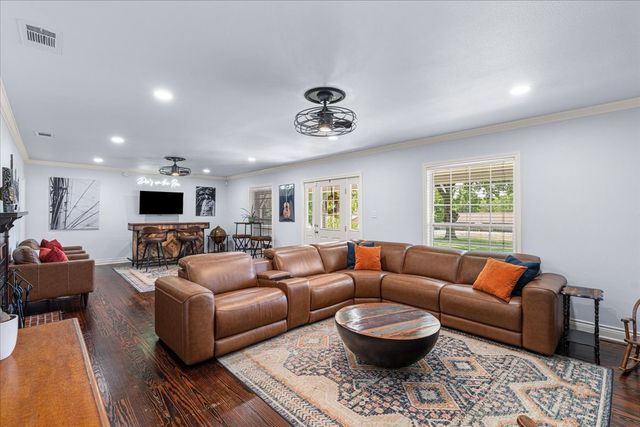 3201 W Park Row Boulevard, Corsicana, TX 75110