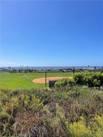 8 Land Fall Court, Newport Beach, CA 92663