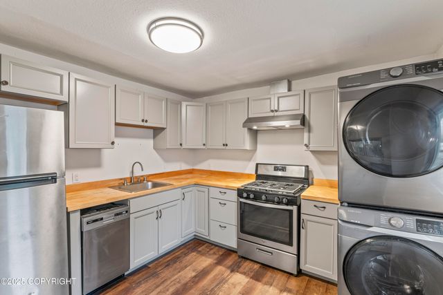 3731 McCain Loop, Anchorage, AK 99503