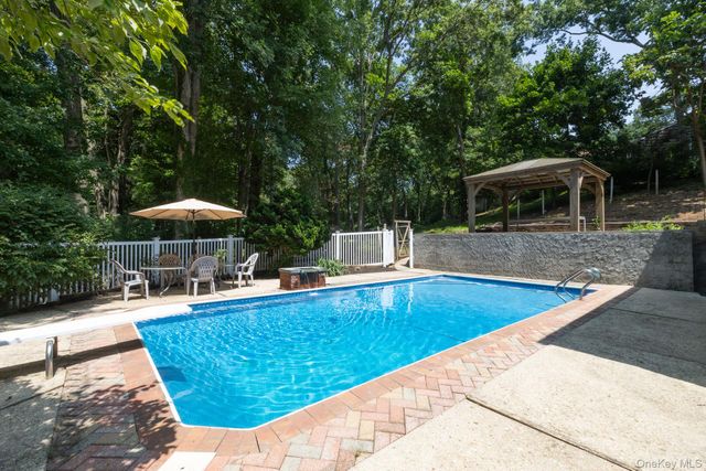 149 Cuba Hill Road, Huntington, NY 11743