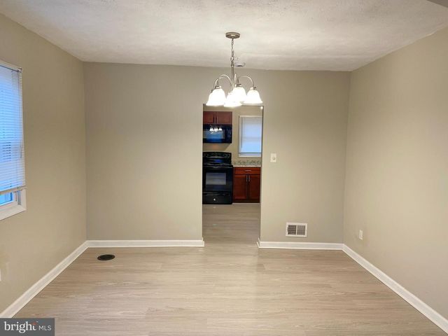 304 W VAN BUREN AVE, New Castle, DE 19720