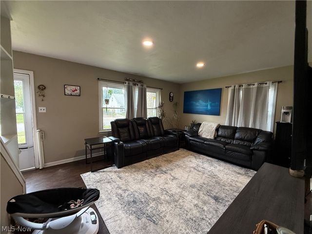 1282 Myrtle Avenue, Cuyahoga Falls, OH 44221