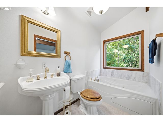 38100 Ne 197TH Ct, Amboy, WA 98601