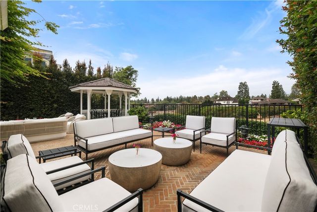 18 Rue Grand Vallee, Newport Beach, CA 92660