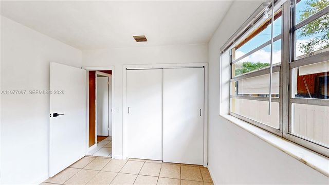 2760 NW 58th St, Miami, FL 33142