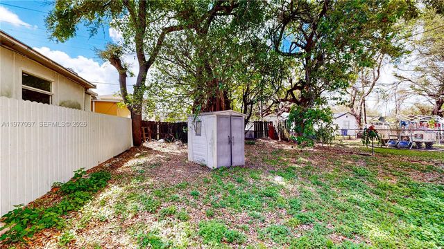2760 NW 58th St, Miami, FL 33142