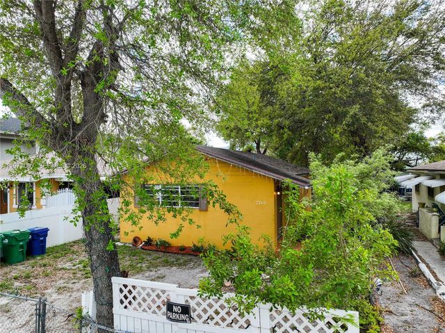 2760 NW 58th St, Miami, FL 33142