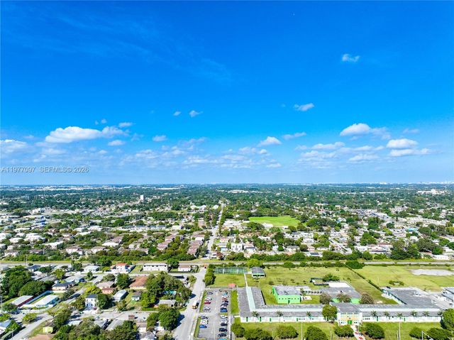 2760 NW 58th St, Miami, FL 33142