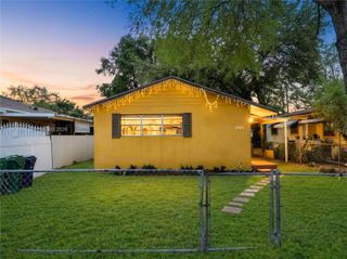 2760 NW 58th St, Miami, FL 33142